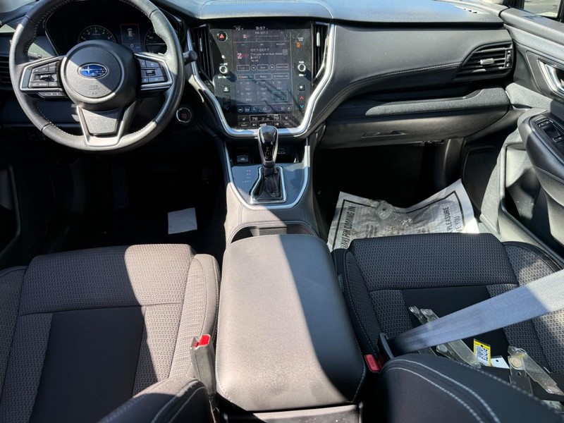 Subaru Outback Vehicle Full-screen Gallery Image 12