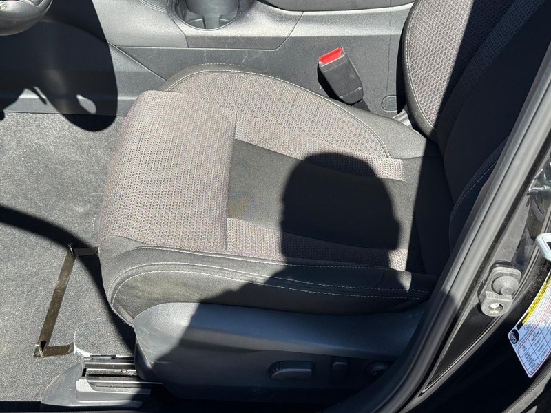 Subaru Outback Vehicle Full-screen Gallery Image 18