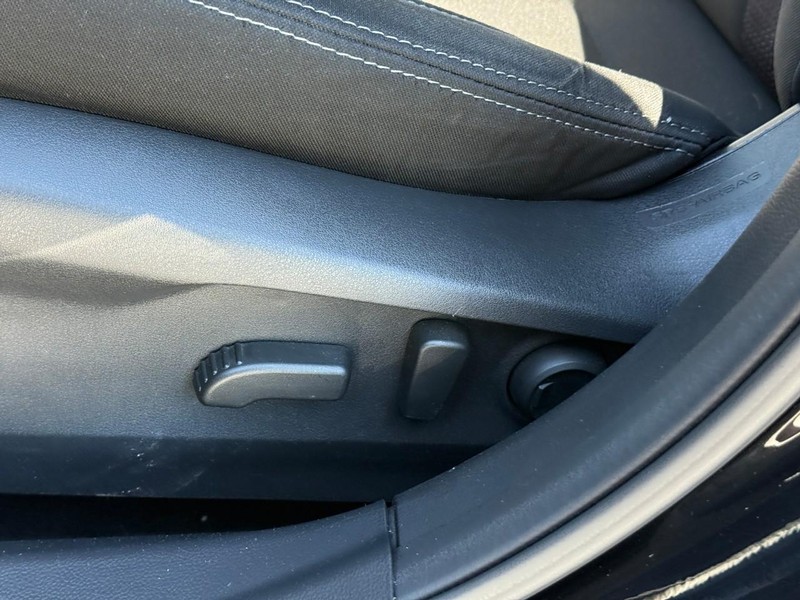 Subaru Outback Vehicle Full-screen Gallery Image 19