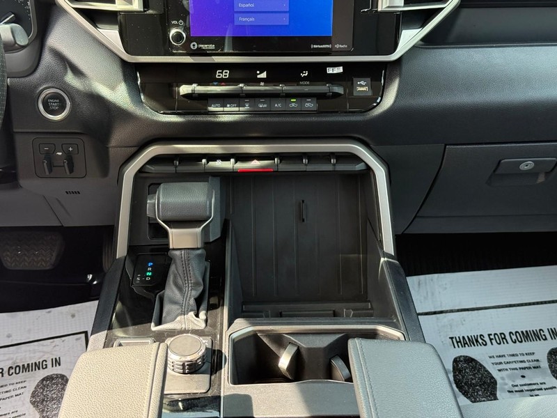 Toyota Tundra 4WD Vehicle Full-screen Gallery Image 14