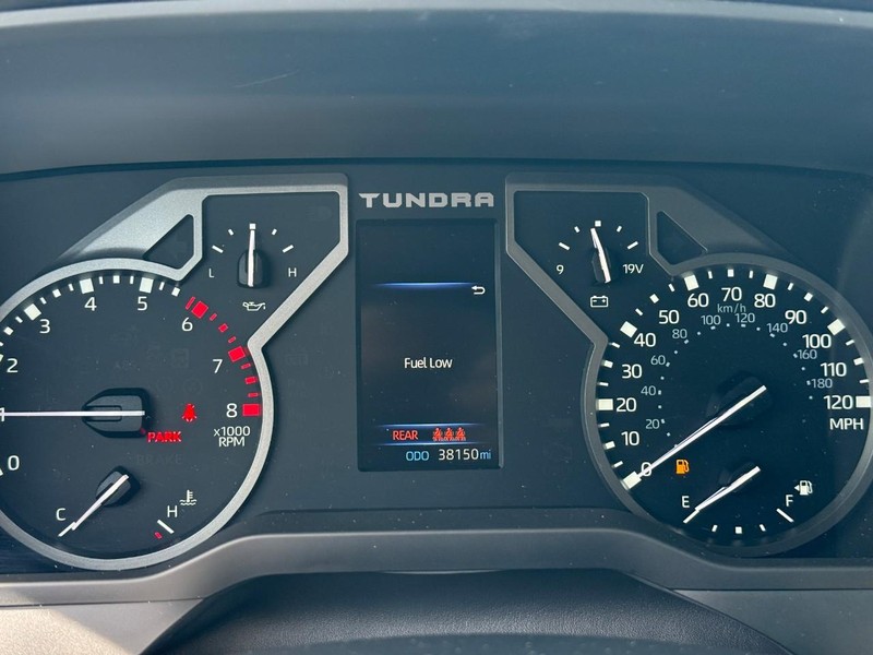 Toyota Tundra 4WD Vehicle Full-screen Gallery Image 20