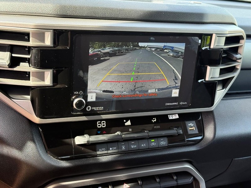 Toyota Tundra 4WD Vehicle Full-screen Gallery Image 22