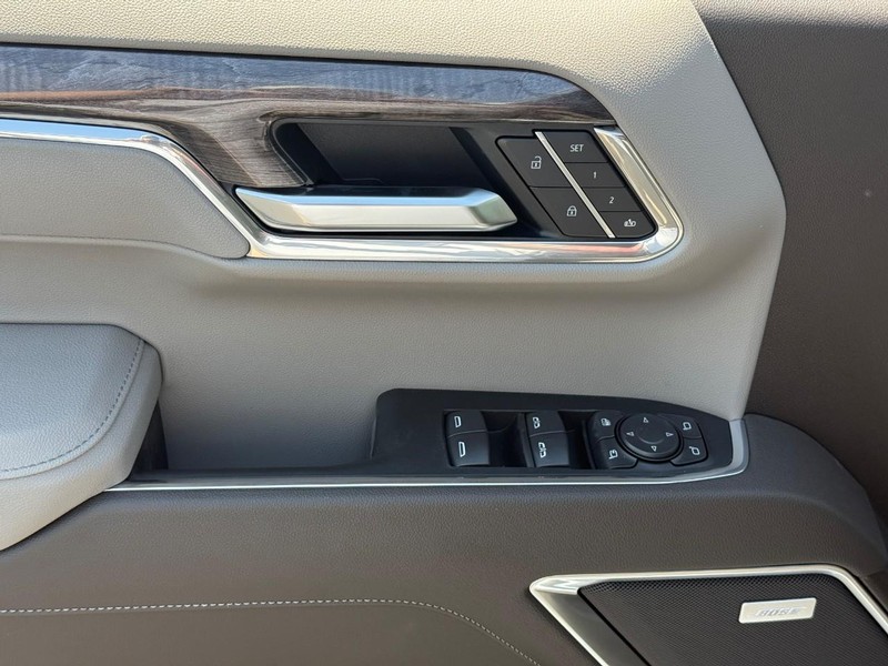Chevrolet Silverado 1500 Vehicle Full-screen Gallery Image 11