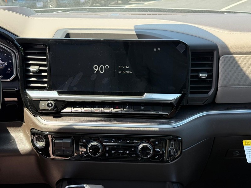 Chevrolet Silverado 1500 Vehicle Full-screen Gallery Image 9