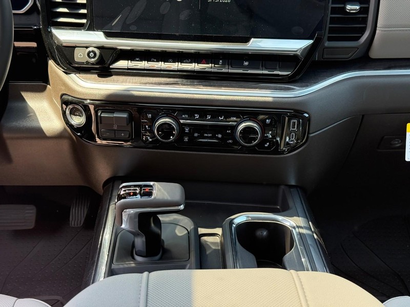 Chevrolet Silverado 1500 Vehicle Full-screen Gallery Image 10