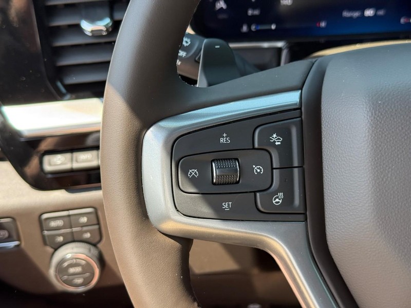 Chevrolet Silverado 1500 Vehicle Full-screen Gallery Image 15
