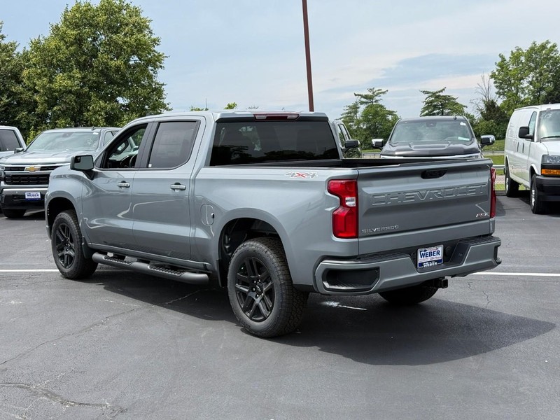 Chevrolet Silverado 1500 Vehicle Full-screen Gallery Image 3