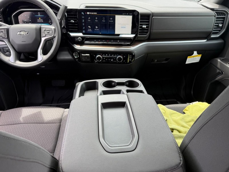 Chevrolet Silverado 1500 Vehicle Full-screen Gallery Image 7