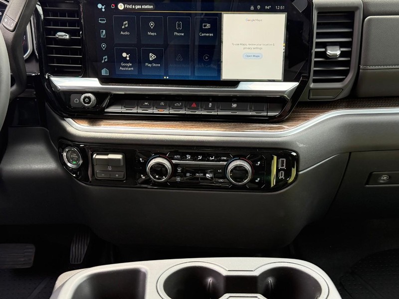 Chevrolet Silverado 1500 Vehicle Full-screen Gallery Image 10