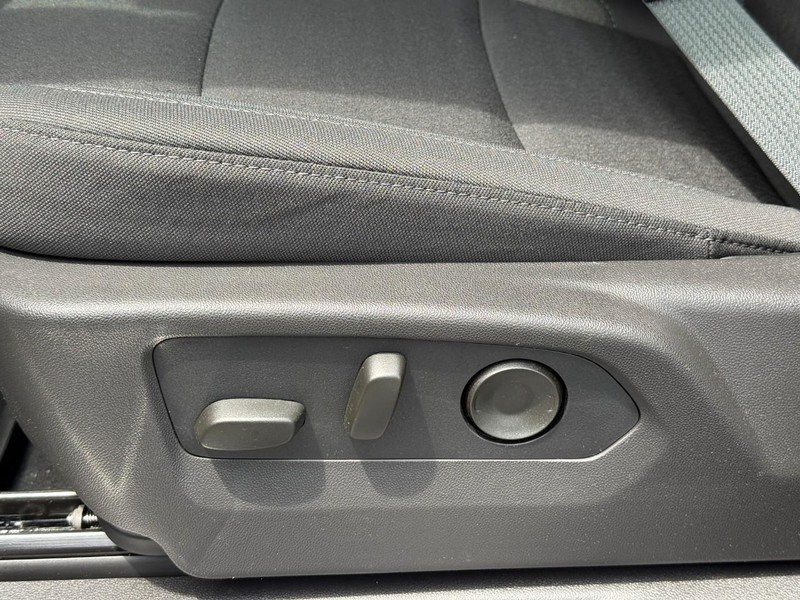 Chevrolet Silverado 1500 Vehicle Full-screen Gallery Image 13