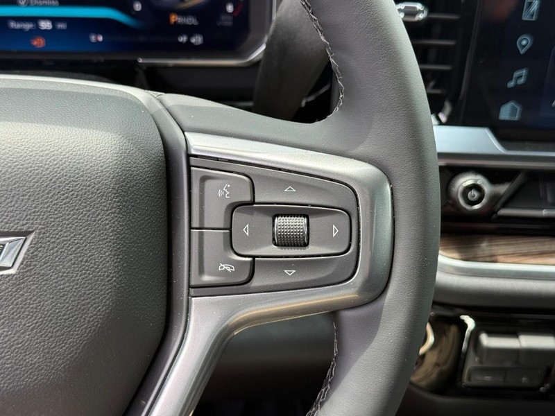 Chevrolet Silverado 1500 Vehicle Full-screen Gallery Image 15