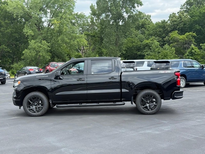 Chevrolet Silverado 1500 Vehicle Full-screen Gallery Image 2