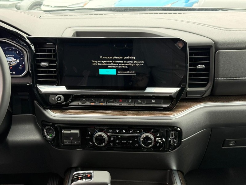 Chevrolet Silverado 1500 Vehicle Full-screen Gallery Image 10