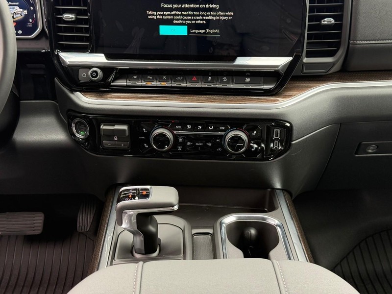 Chevrolet Silverado 1500 Vehicle Full-screen Gallery Image 11