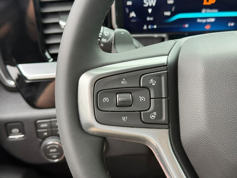 Chevrolet Silverado 1500 Vehicle Full-screen Gallery Image 15