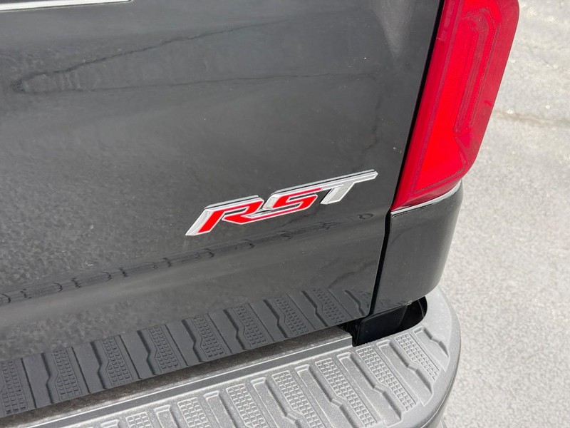 Chevrolet Silverado 1500 Vehicle Full-screen Gallery Image 5