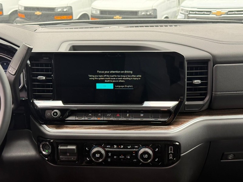 Chevrolet Silverado 1500 Vehicle Full-screen Gallery Image 9