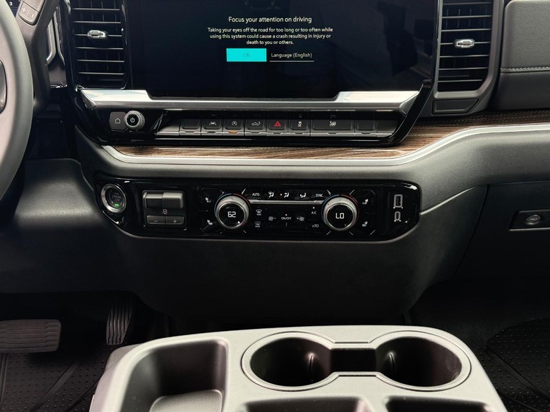 Chevrolet Silverado 1500 Vehicle Full-screen Gallery Image 10