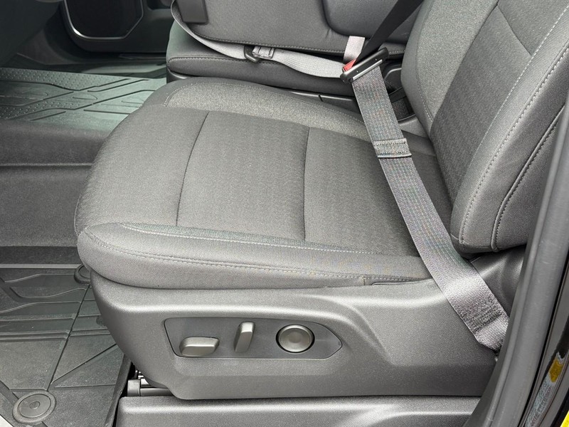 Chevrolet Silverado 1500 Vehicle Full-screen Gallery Image 12