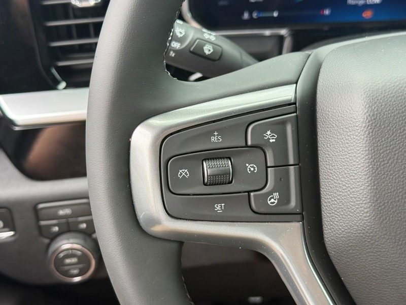 Chevrolet Silverado 1500 Vehicle Full-screen Gallery Image 14
