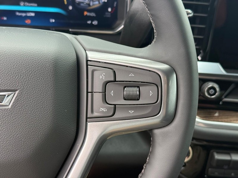 Chevrolet Silverado 1500 Vehicle Full-screen Gallery Image 15