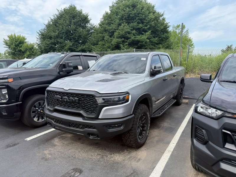 Ram 1500 Vehicle Full-screen Gallery Image 2