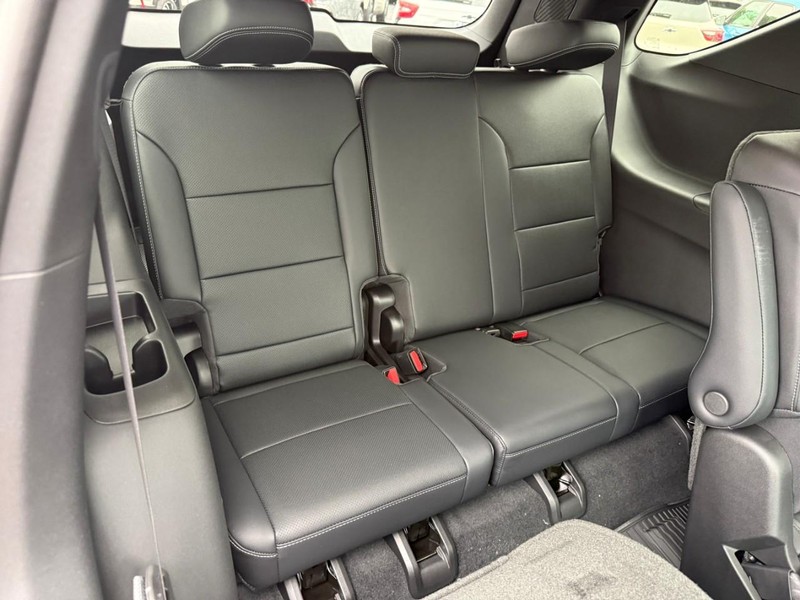 Chevrolet Traverse Vehicle Full-screen Gallery Image 6