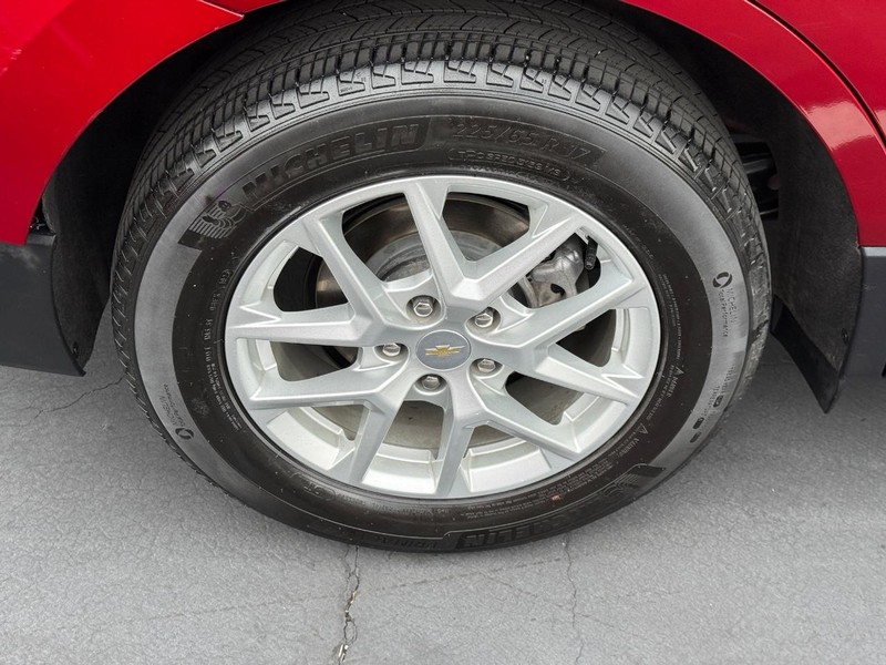 Chevrolet Equinox Vehicle Full-screen Gallery Image 7