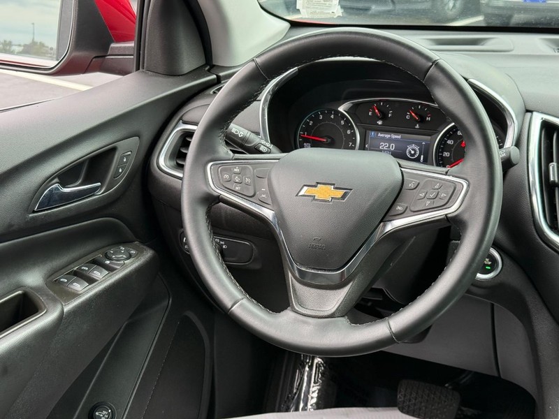 Chevrolet Equinox Vehicle Full-screen Gallery Image 12
