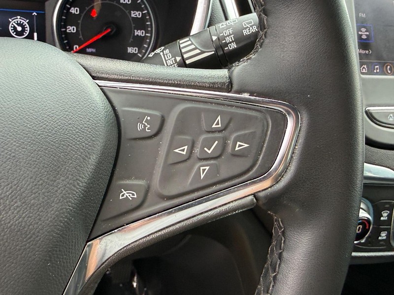 Chevrolet Equinox Vehicle Full-screen Gallery Image 18