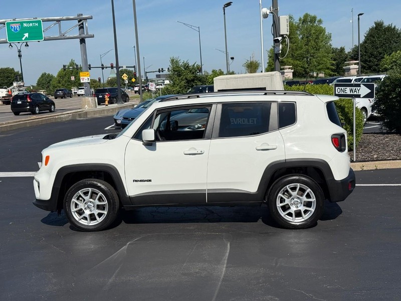 Jeep Renegade Vehicle Full-screen Gallery Image 2