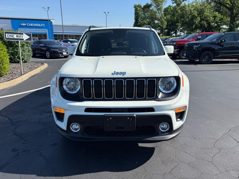 Jeep Renegade Vehicle Full-screen Gallery Image 10