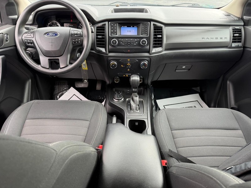 Ford Ranger Vehicle Full-screen Gallery Image 12