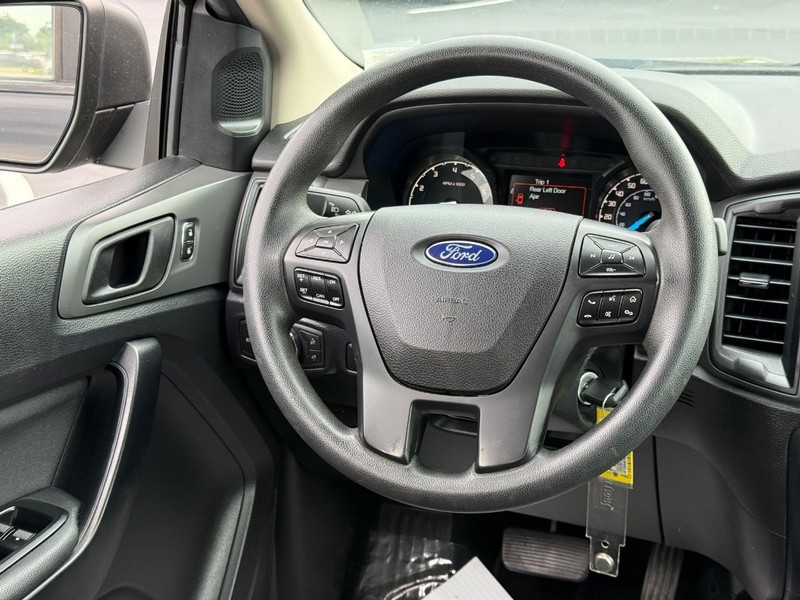 Ford Ranger Vehicle Full-screen Gallery Image 13