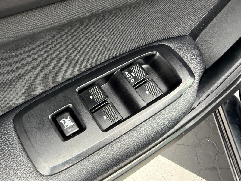 Ford Ranger Vehicle Full-screen Gallery Image 16