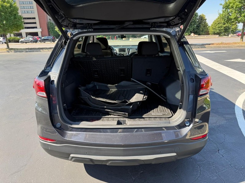 Chevrolet Equinox Vehicle Full-screen Gallery Image 6