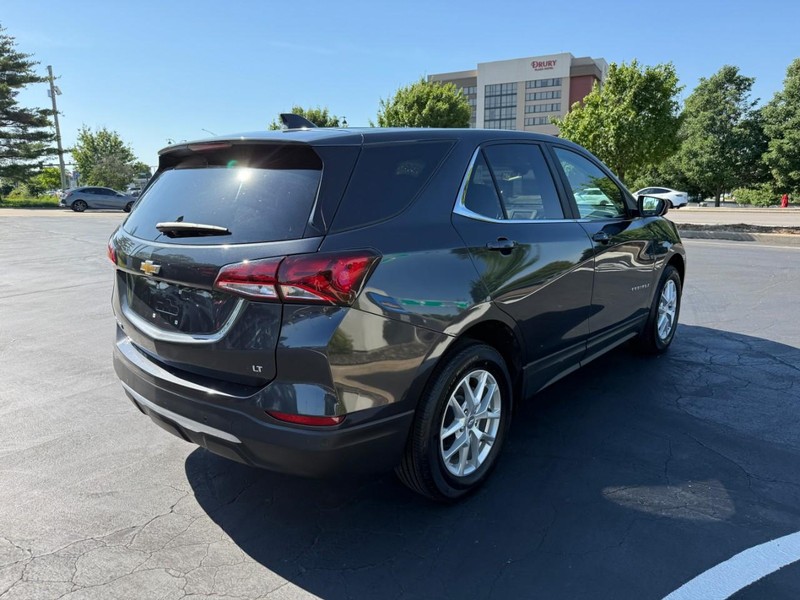 Chevrolet Equinox Vehicle Full-screen Gallery Image 8