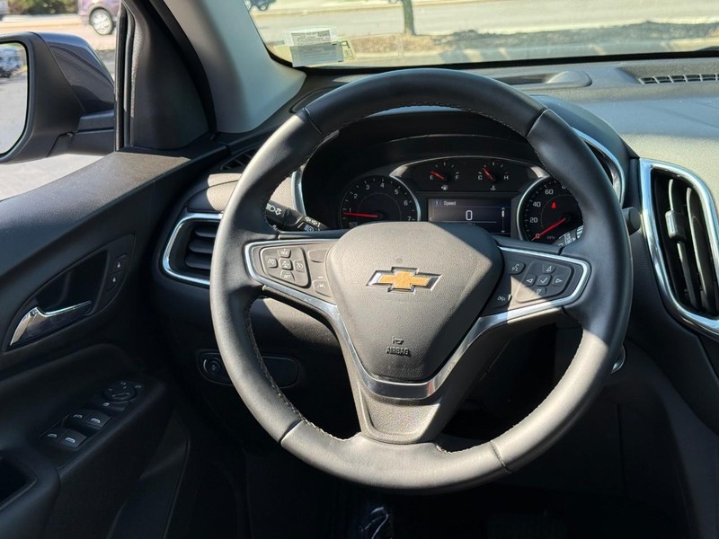 Chevrolet Equinox Vehicle Full-screen Gallery Image 13
