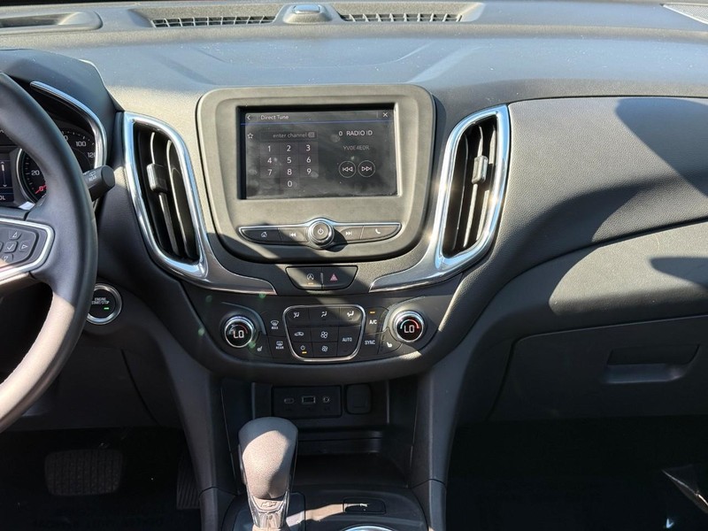 Chevrolet Equinox Vehicle Full-screen Gallery Image 14