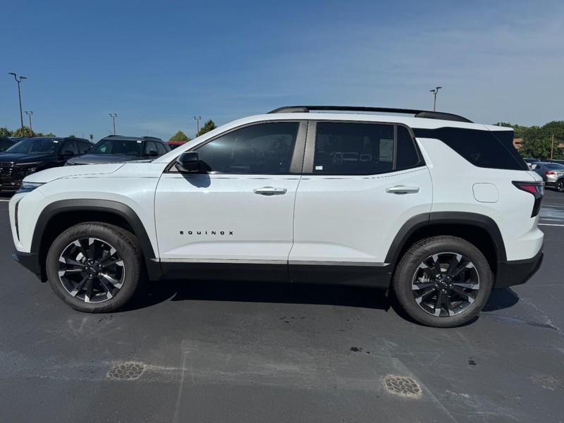 Chevrolet Equinox Vehicle Full-screen Gallery Image 2