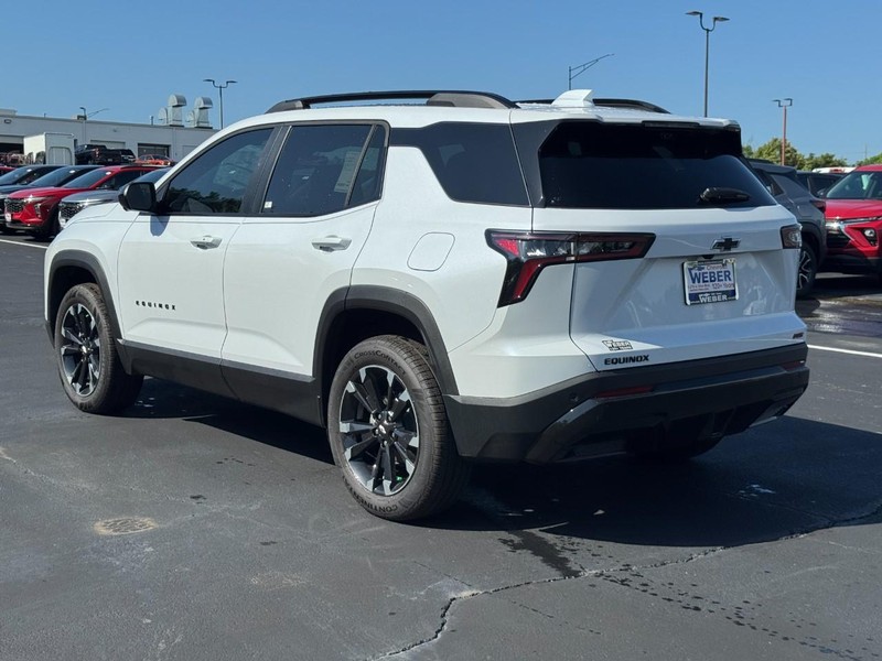 Chevrolet Equinox Vehicle Full-screen Gallery Image 3