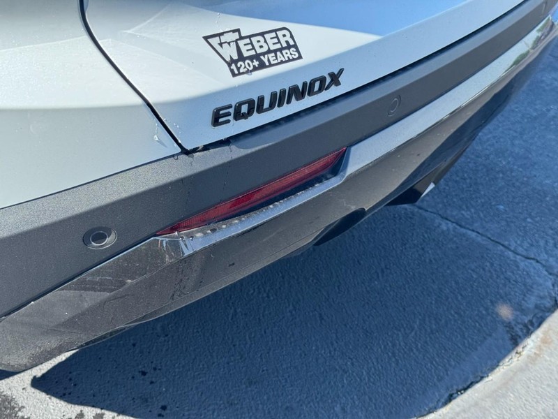 Chevrolet Equinox Vehicle Full-screen Gallery Image 4