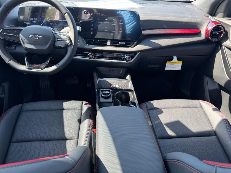 Chevrolet Equinox Vehicle Full-screen Gallery Image 7