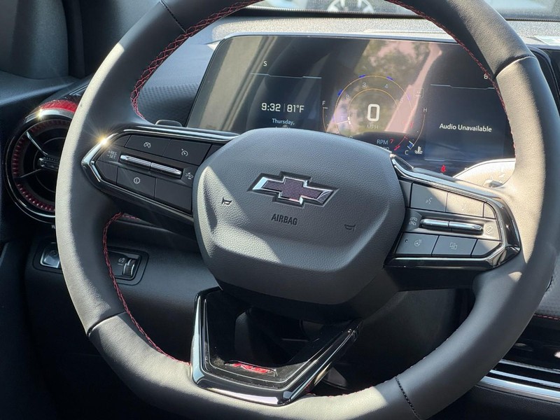 Chevrolet Equinox Vehicle Full-screen Gallery Image 8