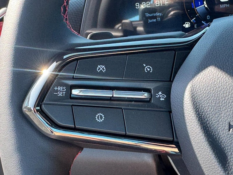 Chevrolet Equinox Vehicle Full-screen Gallery Image 15