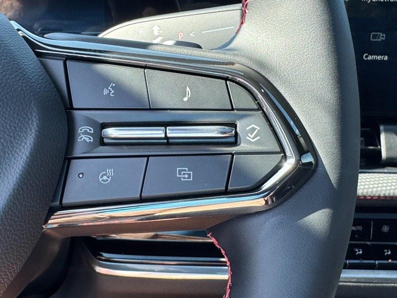 Chevrolet Equinox Vehicle Full-screen Gallery Image 16