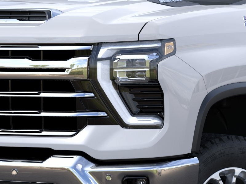 Chevrolet Silverado 2500HD Vehicle Full-screen Gallery Image 10