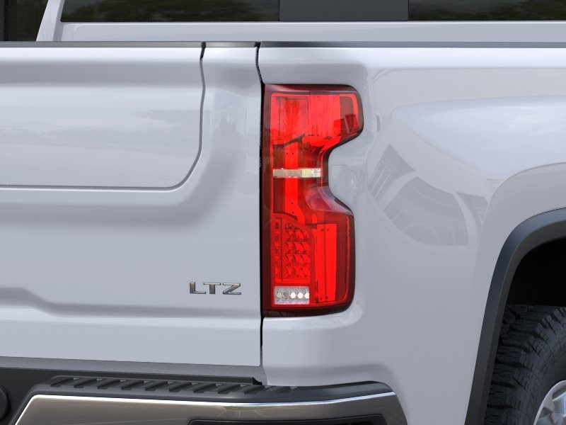 Chevrolet Silverado 2500HD Vehicle Full-screen Gallery Image 11