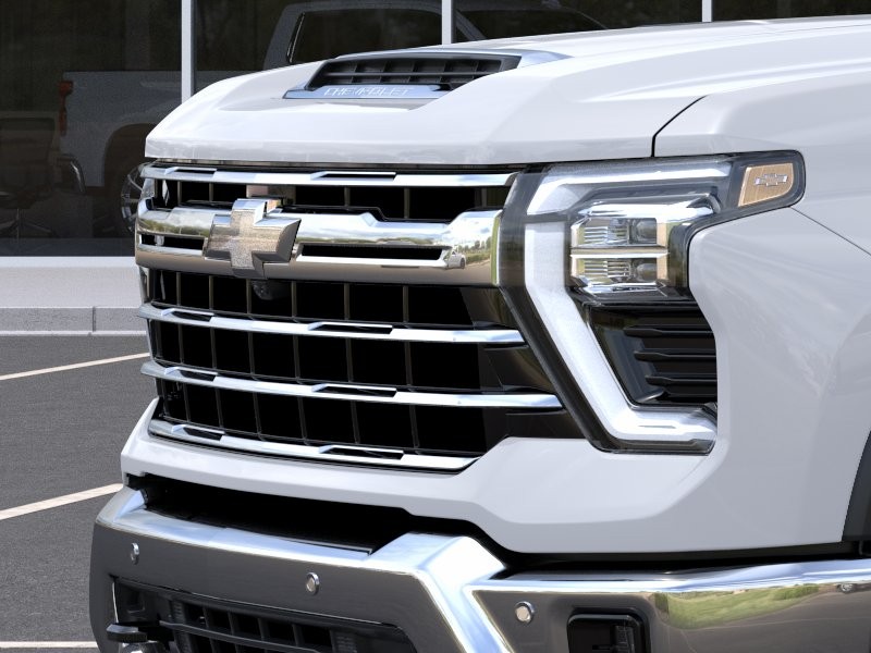 Chevrolet Silverado 2500HD Vehicle Full-screen Gallery Image 13