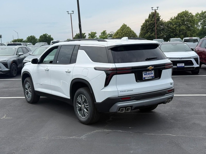 Chevrolet Traverse Vehicle Full-screen Gallery Image 3